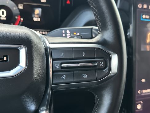 Certified 2025 GMC Yukon Denali image 19