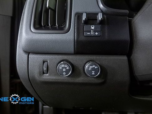 Used 2017 Chevrolet Colorado Z71 AWD/4WD image 13