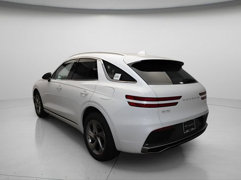Certified 2026 Genesis GV70 2.5T AWD/4WD image 6