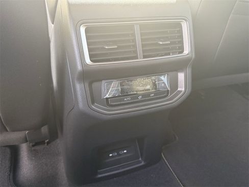 New 2026 Volkswagen Atlas SE image 24