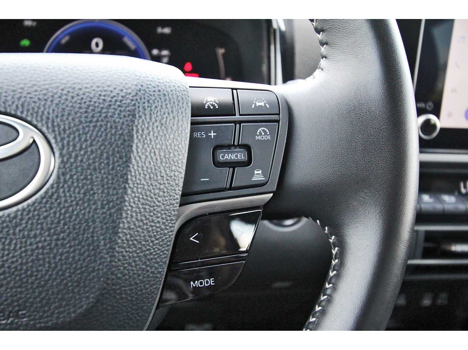 Used 2025 Toyota Camry SE FWD image 16