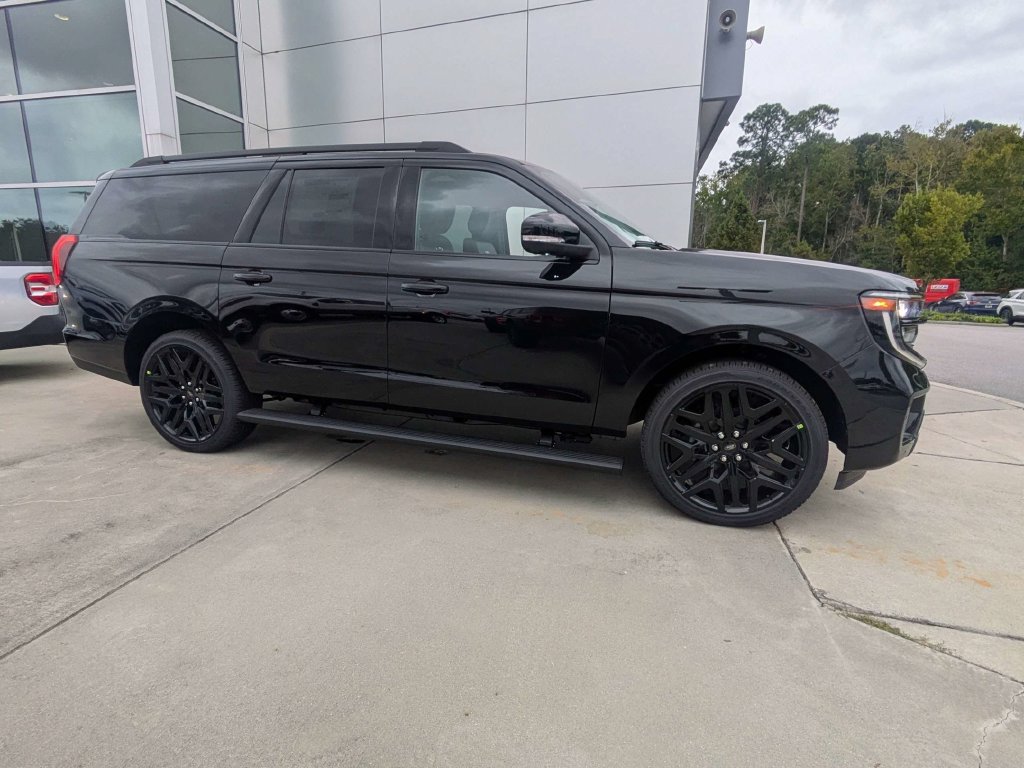 New 2027 Ford Expedition Max Platinum w/ Stealth Performance Package AWD/4WD image 3