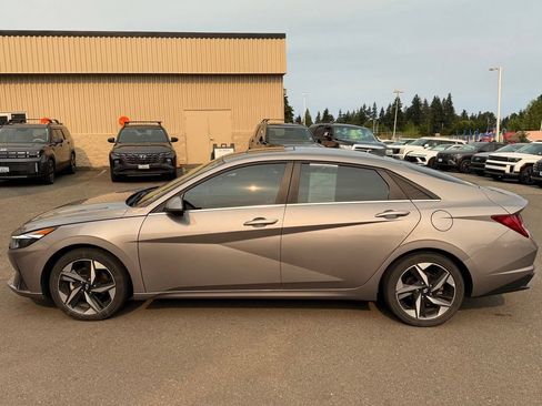 Certified 2023 Hyundai Elantra Limited FWD image 3