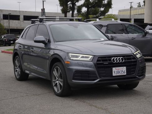 Used 2019 Audi Q5 2.0T Premium Plus w/ Premium Plus Package AWD/4WD image 2