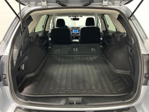 Used 2018 Subaru Outback 2.5i Premium image 31