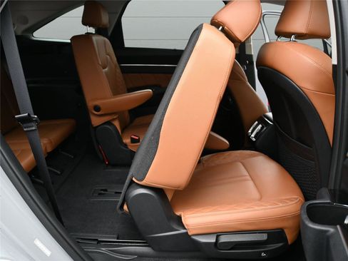 Used 2023 Kia Sorento SX Prestige image 25