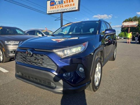 Used 2020 Toyota RAV4 XLE FWD image 1