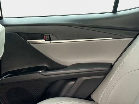 Used 2025 Toyota Camry XLE image 14