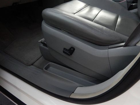Used 2008 Dodge Grand Caravan SXT FWD image 8
