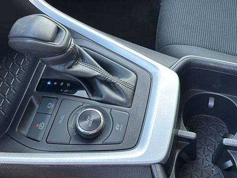 Used 2025 Toyota RAV4 LE AWD/4WD image 23