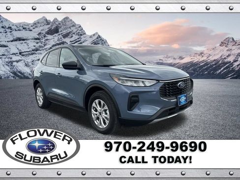 Used 2026 Ford Escape Active w/ Cold Weather Package AWD/4WD image 1