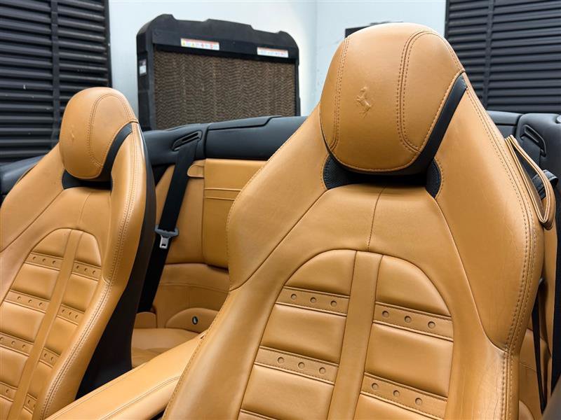 Used 2015 Ferrari California T RWD image 14