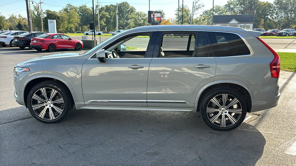 Certified 2024 Volvo XC90 T8 Plus w/ Protection Package AWD/4WD image 3