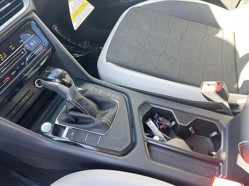 New 2025 Volkswagen Taos SE image 13