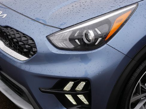 Certified 2022 Kia Niro Touring Special Edition image 16