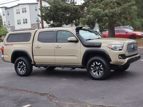 Used 2019 Toyota Tacoma TRD Off-Road AWD/4WD image 2