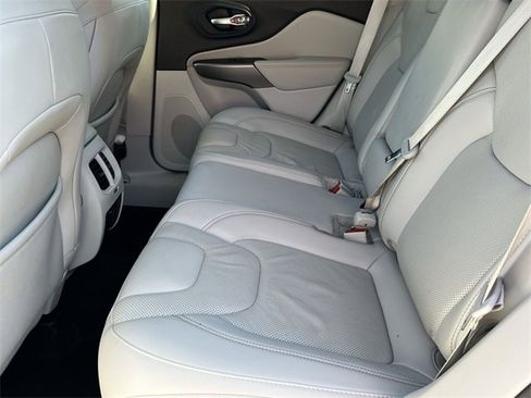 Used 2021 Jeep Cherokee Latitude Lux w/ Comfort/Convenience Group image 22