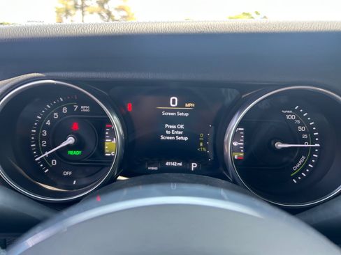 Used 2022 Jeep Wrangler Unlimited Sahara w/ Safety Group AWD/4WD image 10