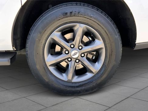 Used 2021 Ford Expedition Max XLT image 11