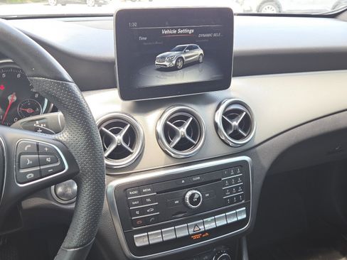 Used 2020 Mercedes-Benz GLA 250 4MATIC image 26
