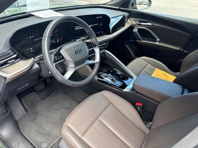 Used 2025 Audi Q5 Premium w/ 19" Wheel Package AWD/4WD image 5