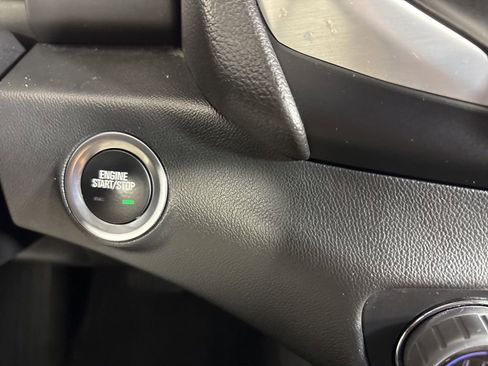 Used 2023 GMC Terrain SLT image 25