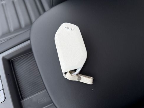 Used 2024 Kia EV9 Land AWD/4WD image 31