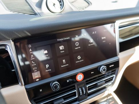 New 2026 Porsche Macan image 24