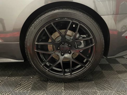 Used 2018 Ford Mustang GT w/ Black Accent Pkg RWD image 11