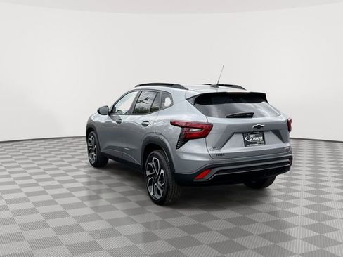 New 2026 Chevrolet Trax RS w/ Sunroof Package FWD image 8