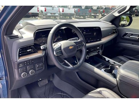 Used 2026 Chevrolet Tahoe High Country AWD/4WD image 16