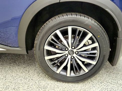 Used 2023 INFINITI QX60 Sensory w/ Vision Package AWD/4WD image 9