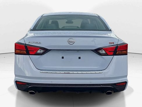 Used 2023 Nissan Altima 2.5 SR w/ SR Premium Package FWD image 7