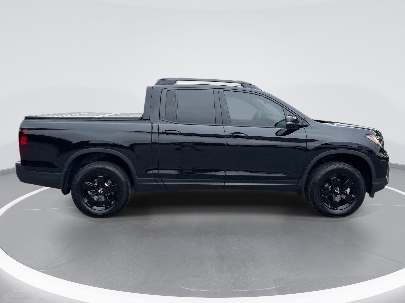Used 2025 Honda Ridgeline Black Edition image 9