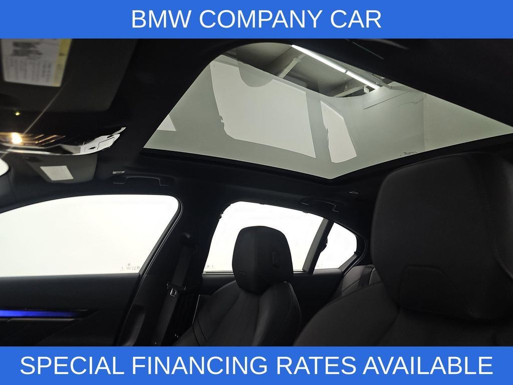 Used 2027 BMW 540i xDrive AWD/4WD image 12
