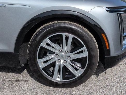 Used 2024 Cadillac Lyriq Tech RWD image 11