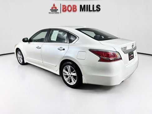 Used 2014 Nissan Altima 2.5 SV w/ Convenience Package FWD image 5
