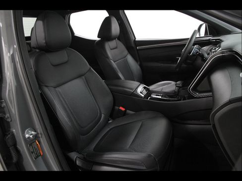 Certified 2024 Hyundai Santa Cruz Night AWD/4WD image 17