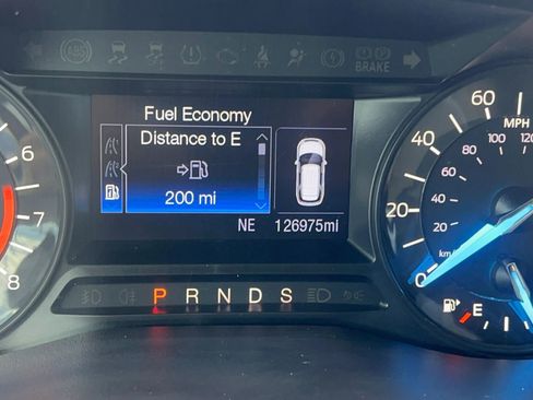 Used 2017 Ford Explorer XLT FWD image 13