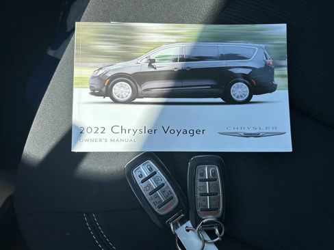 Used 2022 Chrysler Voyager LX FWD image 31