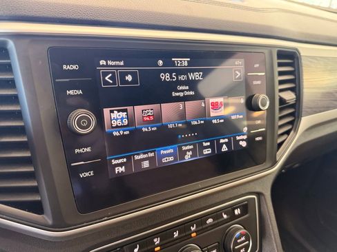 Used 2021 Volkswagen Atlas Cross Sport SE image 29