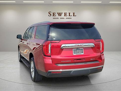 Used 2021 GMC Yukon XL SLT w/ SLT Premium Package image 3
