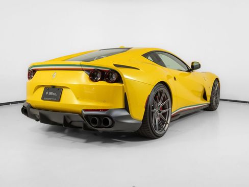 Used 2018 Ferrari 812 Superfast RWD image 2