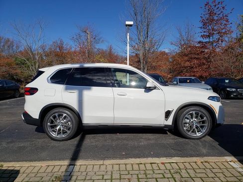 New 2026 BMW X5 xDrive50e w/ Executive Package AWD/4WD image 3