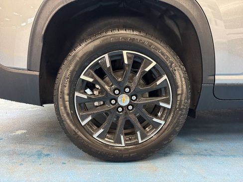 New 2026 Chevrolet Traverse LT w/ Sun and Wheel Package FWD image 5