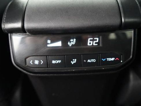 Used 2024 Toyota Highlander LE AWD/4WD image 63