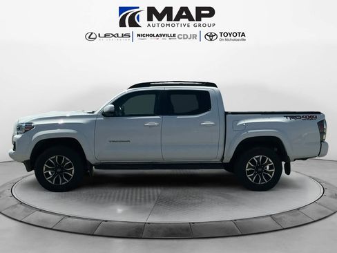 Used 2023 Toyota Tacoma TRD Sport AWD/4WD image 2