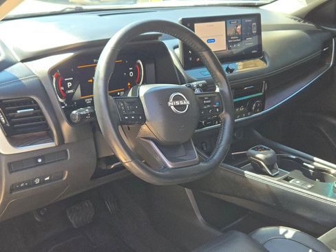 Certified 2025 Nissan Rogue Platinum AWD/4WD image 10