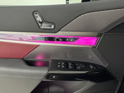 Used 2025 BMW 740i xDrive image 31