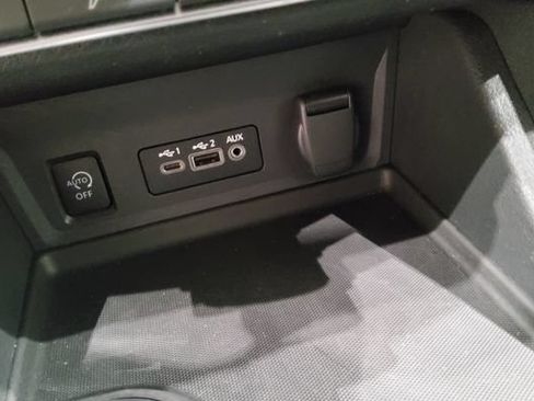 Used 2024 Nissan Sentra SV FWD image 33